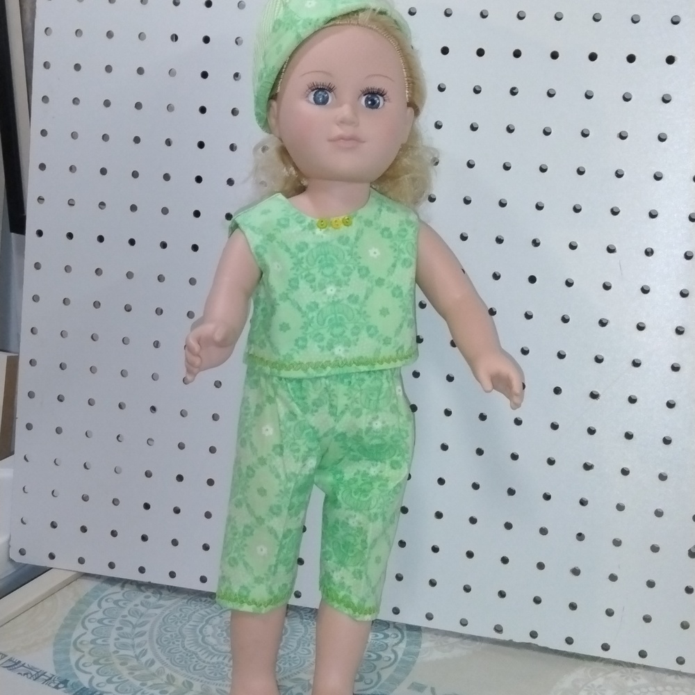 Hand Crafted Bright Green Floral Print Capri/Top w/Hat 3 Piece Set for 18" Dolls